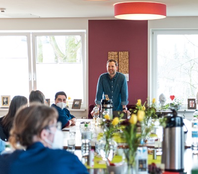 Jan Grineisen referiert in Seminar zu Telemedizin