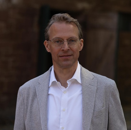 2025_MAIK_SCHUNDA_KL Porträt Dr. Patrick Schunda