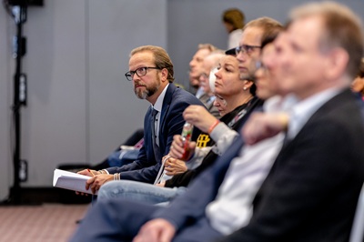 Auditorium während der Eröffnung des 18. MAIK Kongresses