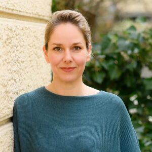 Porträt Dr. Julia Hellmann
