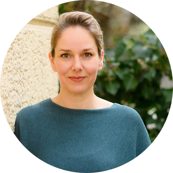 Porträt Dr. Julia Hellmann