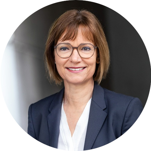 Porträt Dr. Bernadette Klapper